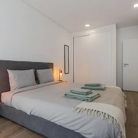 Laura With Private Swimming Pool بيت للعطل لورينها