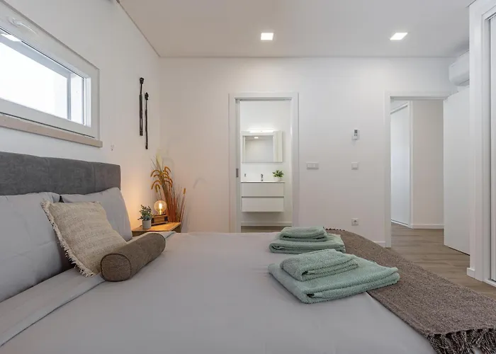 Laura With Private Swimming Pool لورينها