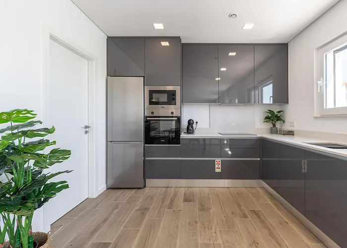 Laura With Private Swimming Pool * لورينها