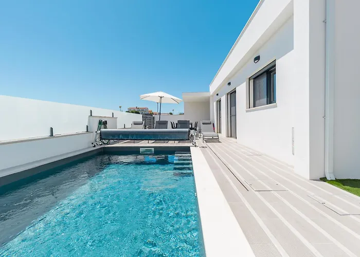 度假居 Laura With Private Swimming Pool